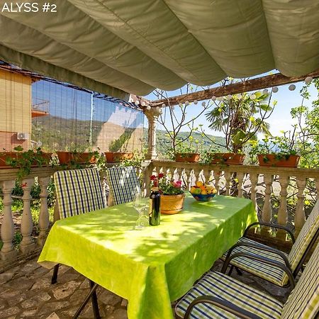 Apartments Alyss Ловран Екстериор снимка