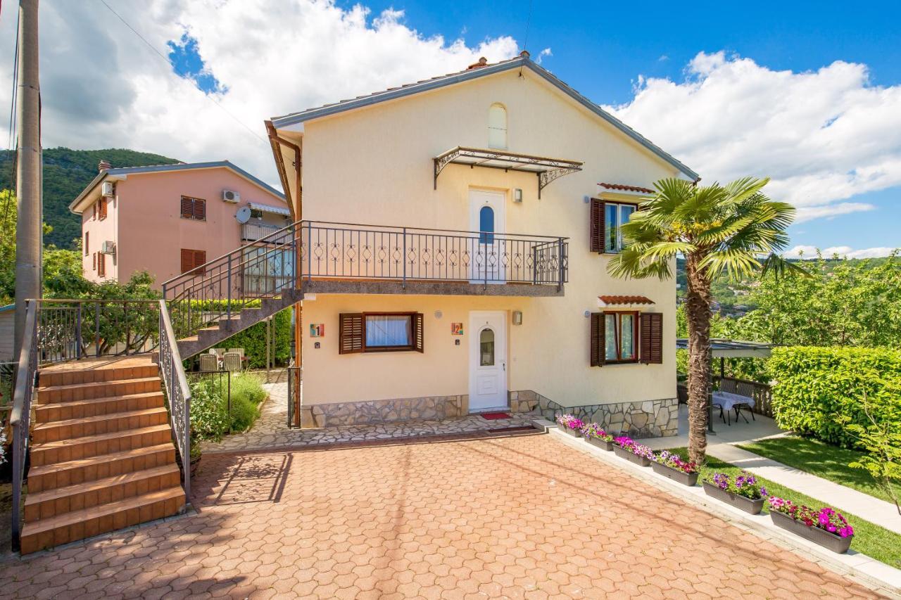 Apartments Alyss Ловран Екстериор снимка